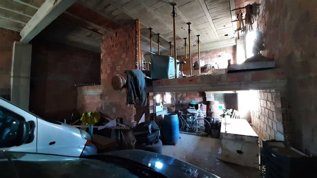 Autotalli myytävänä paikassa Maella - 64 000 € (Ref: 9883882)