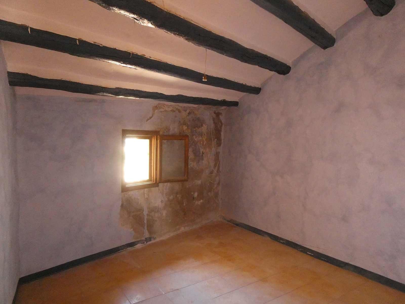 2 quarto Quinta/Casa Rural para venda em Cretas com garagem - 48 000 € (Ref: 9891160)