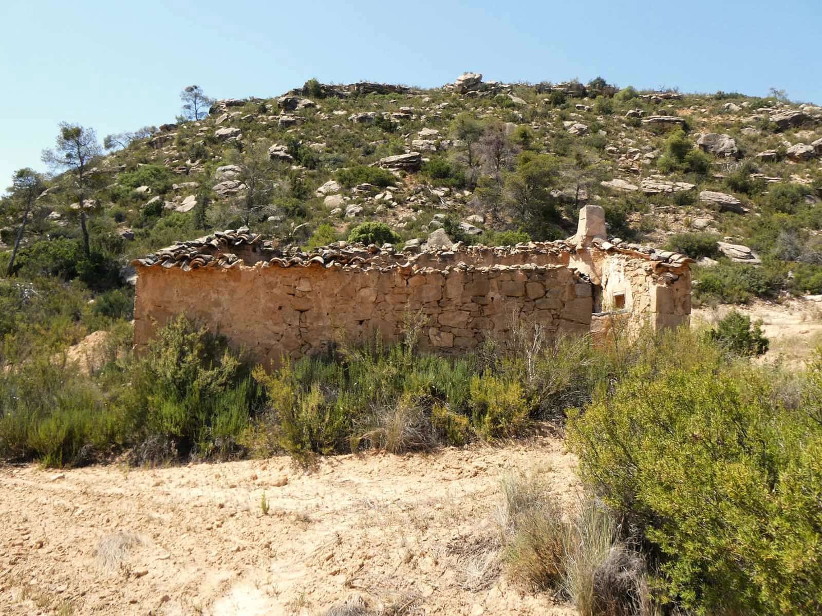 Finca/Country House for sale in Maella - € 37,000 (Ref: 9918770)