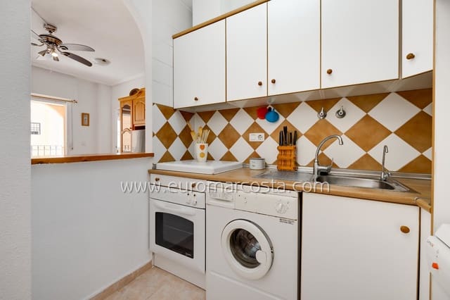 2 soverom Bungalow til salgs i La Veleta, Torrevieja med svømmebasseng - € 147 000 (Ref: 10077290)