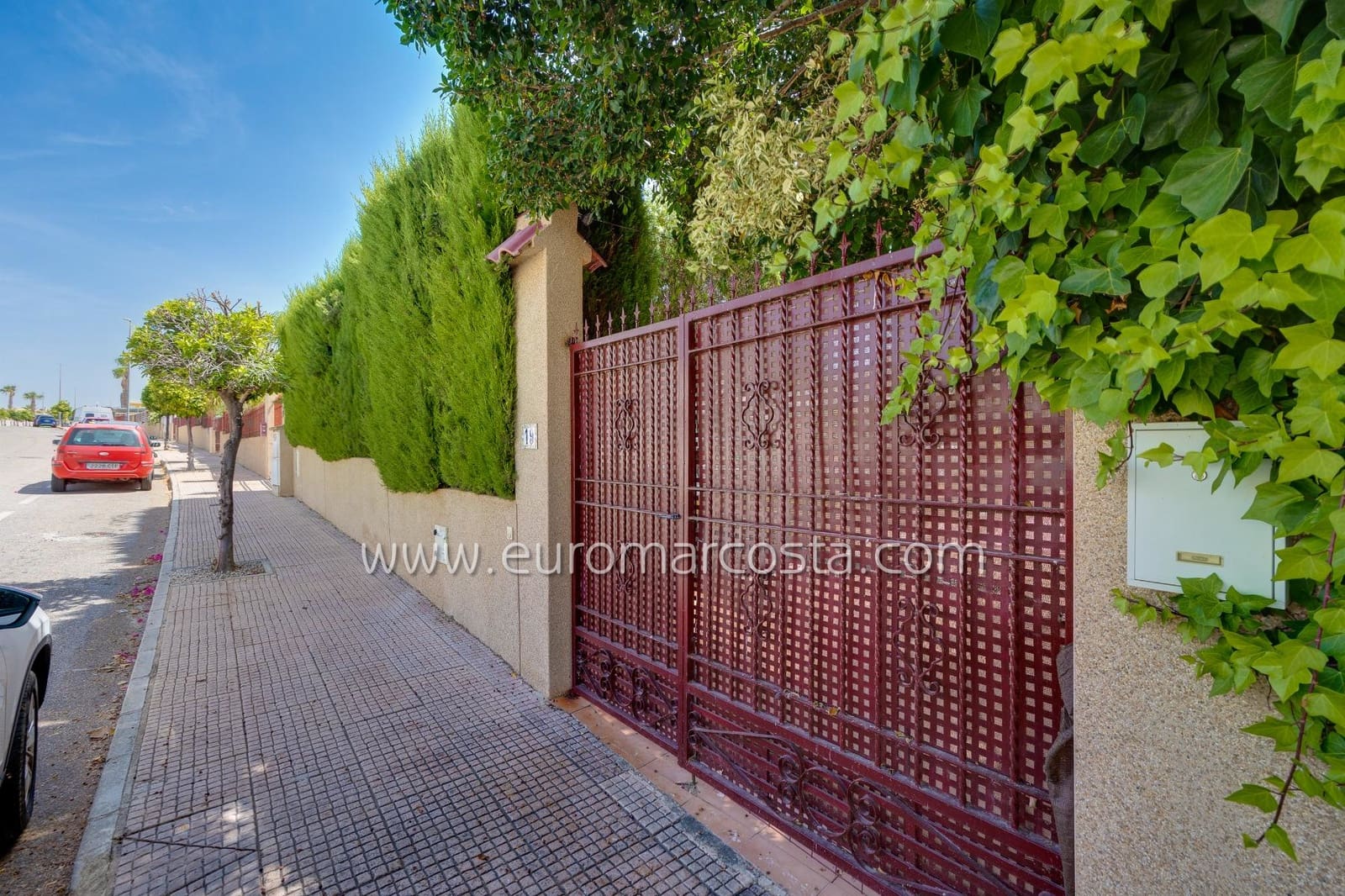 3 sypialnia Willa na sprzedaż w San Fulgencio z basenem garażem - 399 000 € (Ref: 10077291)