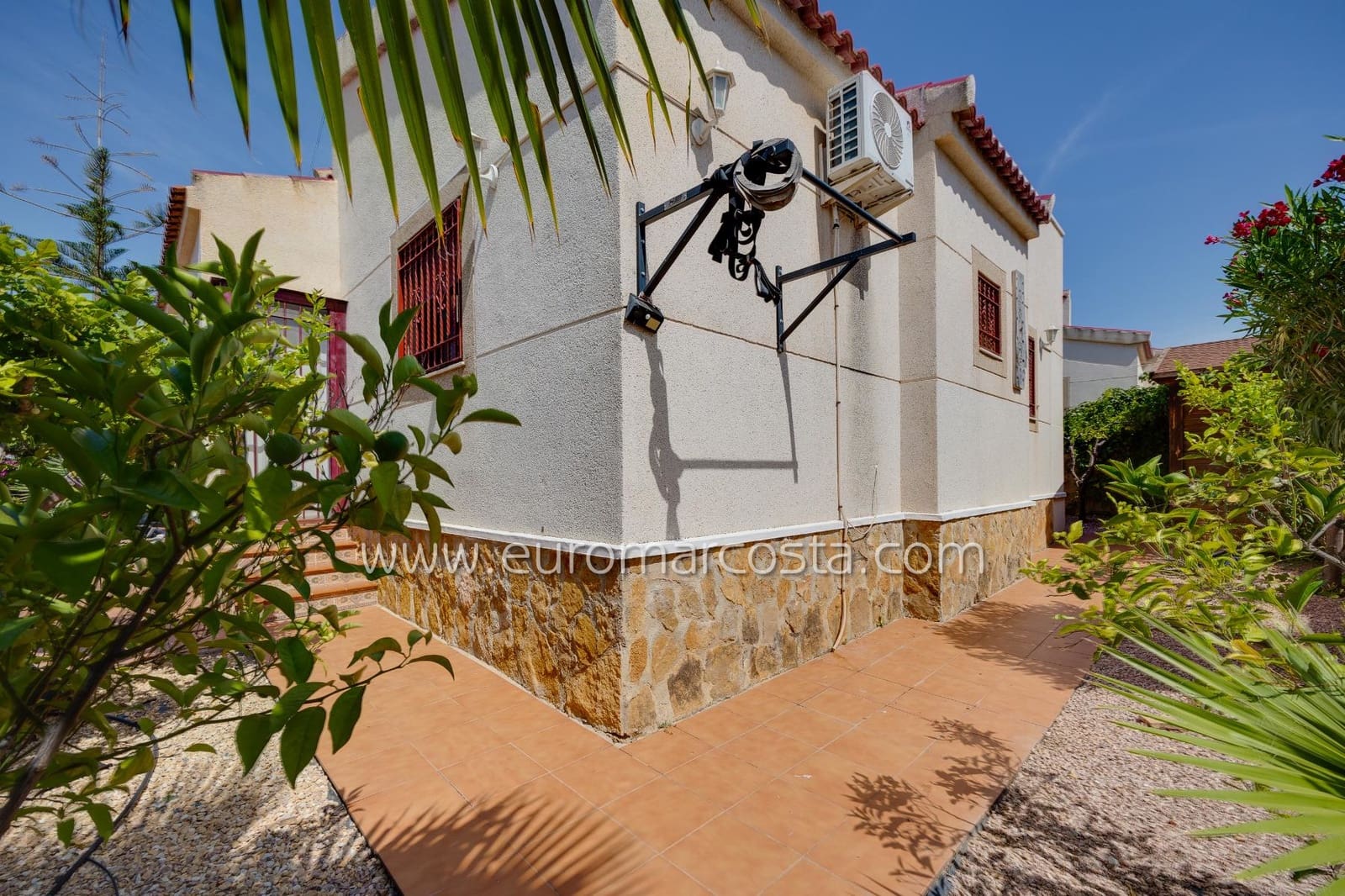 3 sypialnia Willa na sprzedaż w San Fulgencio z basenem garażem - 399 000 € (Ref: 10077291)