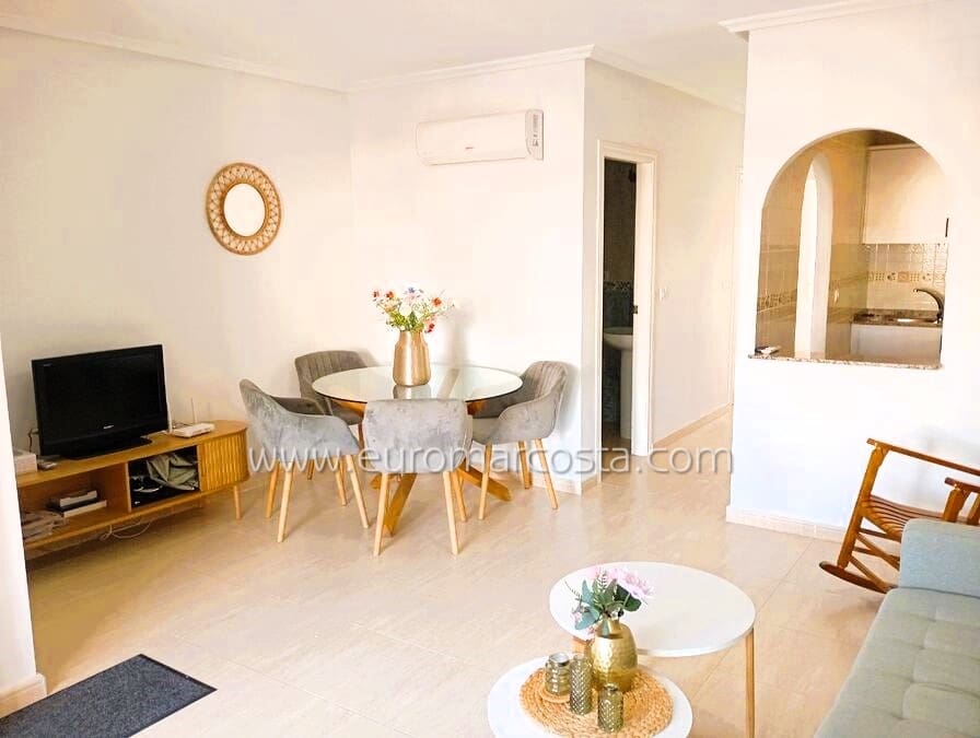 2 slaapkamer Appartement te koop in Daya Nueva met zwembad - € 130.000 (Ref: 10077355)