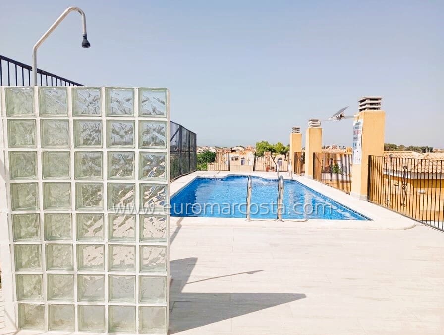 2 slaapkamer Appartement te koop in Daya Nueva met zwembad - € 130.000 (Ref: 10077355)