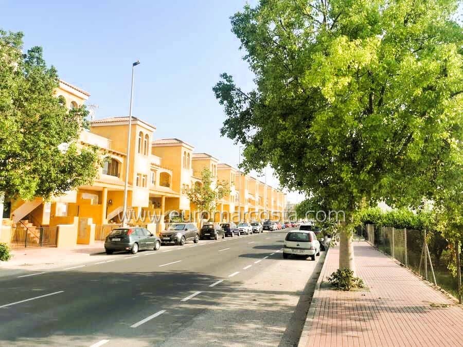 2 slaapkamer Appartement te koop in Daya Nueva met zwembad - € 130.000 (Ref: 10077355)