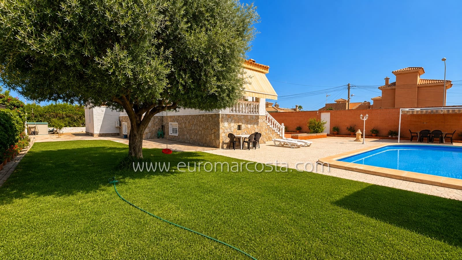 5 bedroom Villa for sale in Torrevieja with pool garage - € 389,000 (Ref: 10130865)