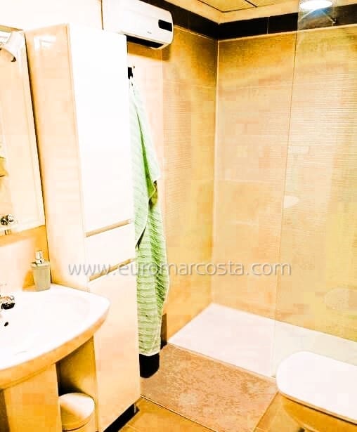 Adosado de 3 habitaciones en Daya Vieja en venta - 135.000 € (Ref: 10135190)
