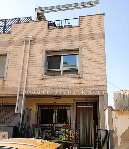 Adosado de 3 habitaciones en Daya Vieja en venta - 135.000 € (Ref: 10135190)
