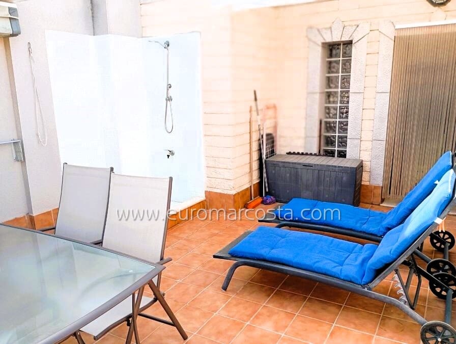 Adosado de 3 habitaciones en Daya Vieja en venta - 135.000 € (Ref: 10135190)