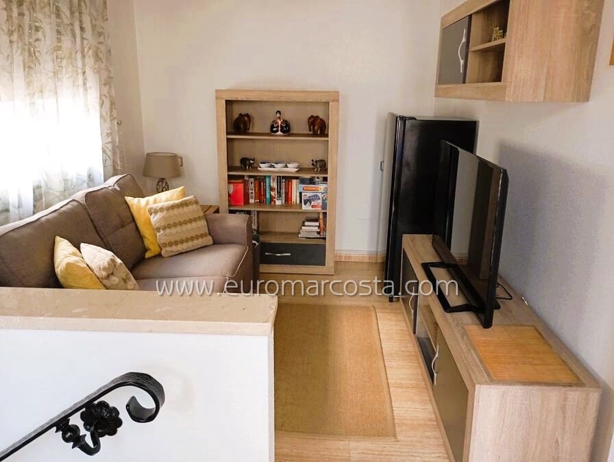 Adosado de 3 habitaciones en Daya Vieja en venta - 135.000 € (Ref: 10135190)