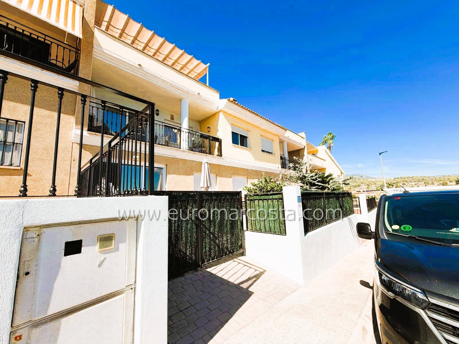 5 camera da letto Villetta a Schiera in vendita in Alfaz del Pi / L'Alfas del Pi con piscina garage - 409.000 € (Rif: 10165797)