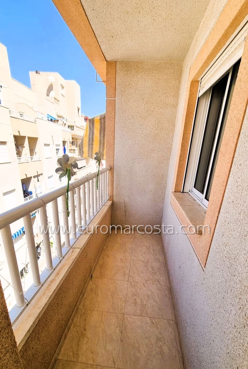 2 bedroom Apartment for sale in Torrevieja with pool - € 115,900 (Ref: 10165958)