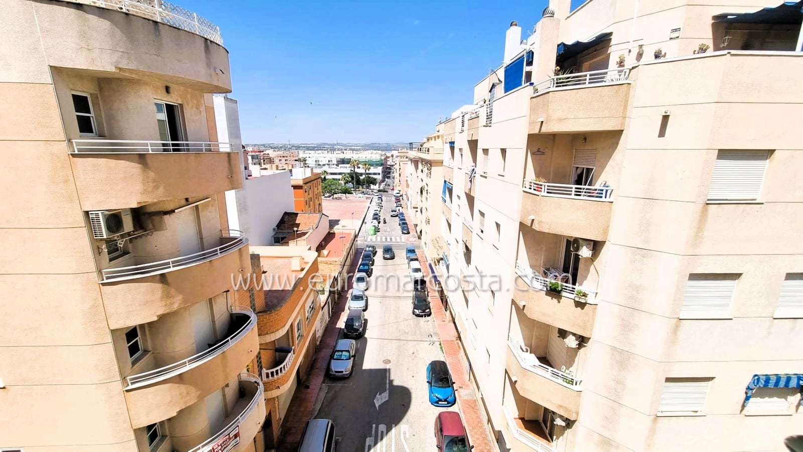 2 bedroom Apartment for sale in Torrevieja with pool - € 115,900 (Ref: 10165958)