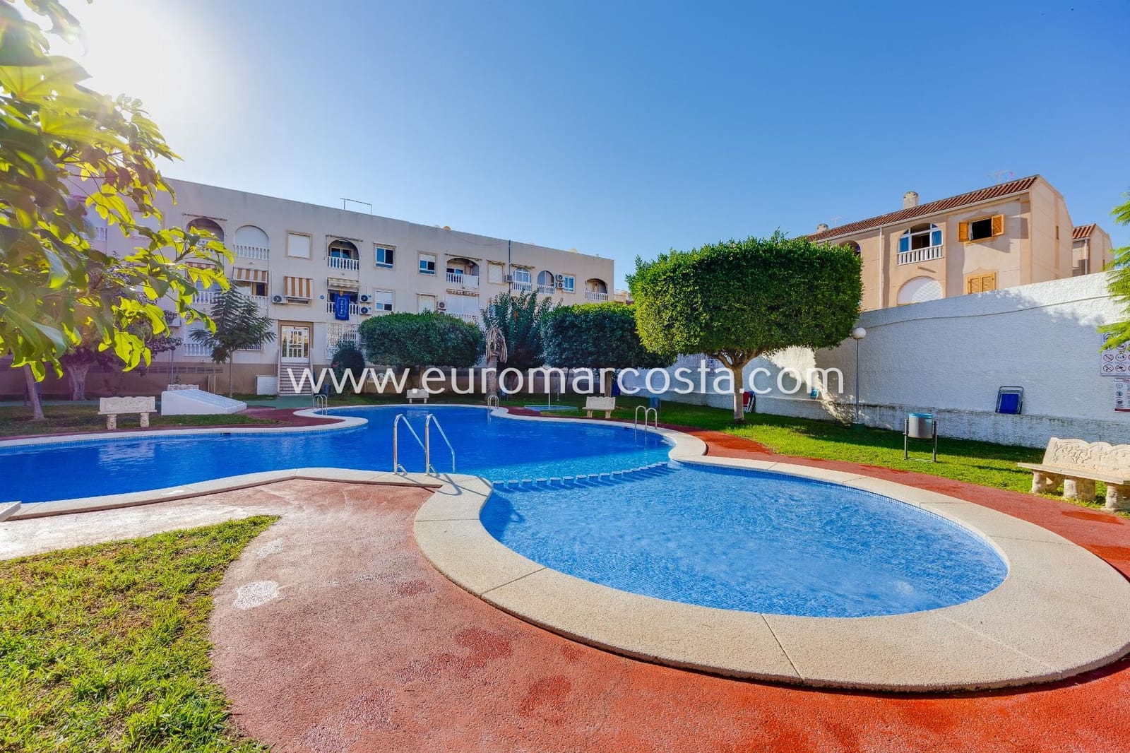 2 soverom Leilighet til salgs i Torrevieja med svømmebasseng garasje - € 159 900 (Ref: 10165959)