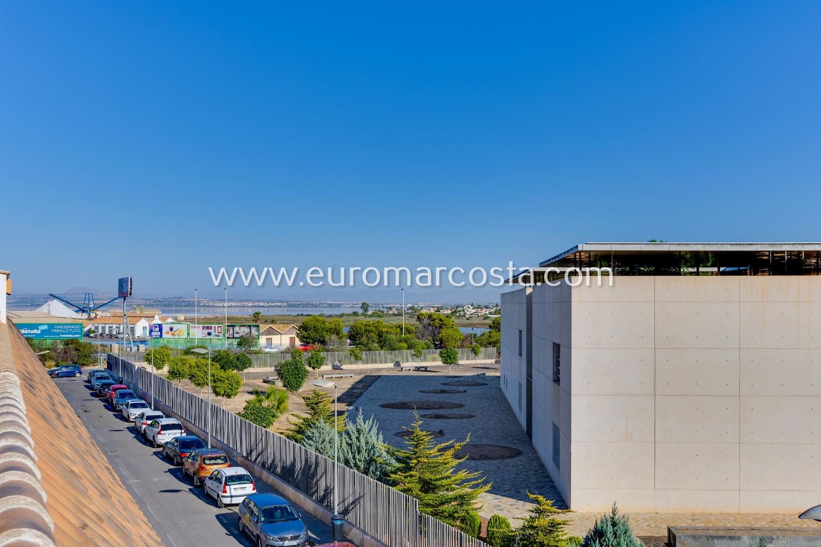 2 soverom Leilighet til salgs i Torrevieja med svømmebasseng garasje - € 159 900 (Ref: 10165959)