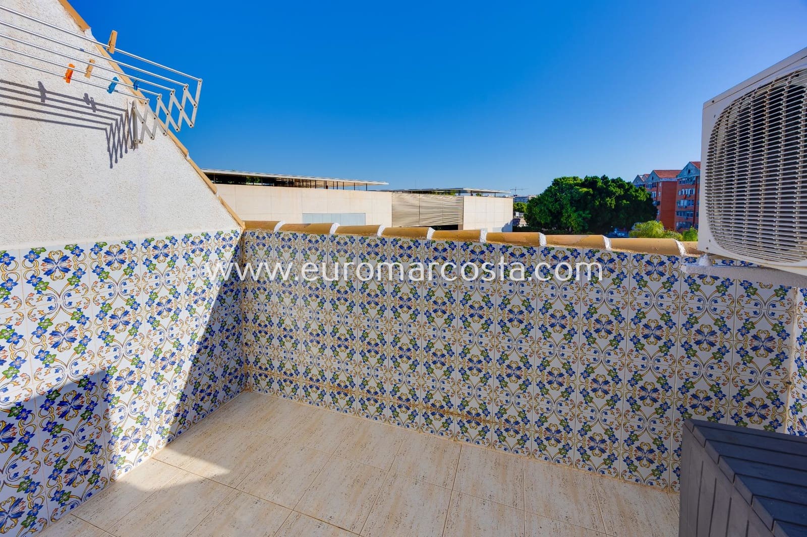 2 soverom Leilighet til salgs i Torrevieja med svømmebasseng garasje - € 159 900 (Ref: 10165959)
