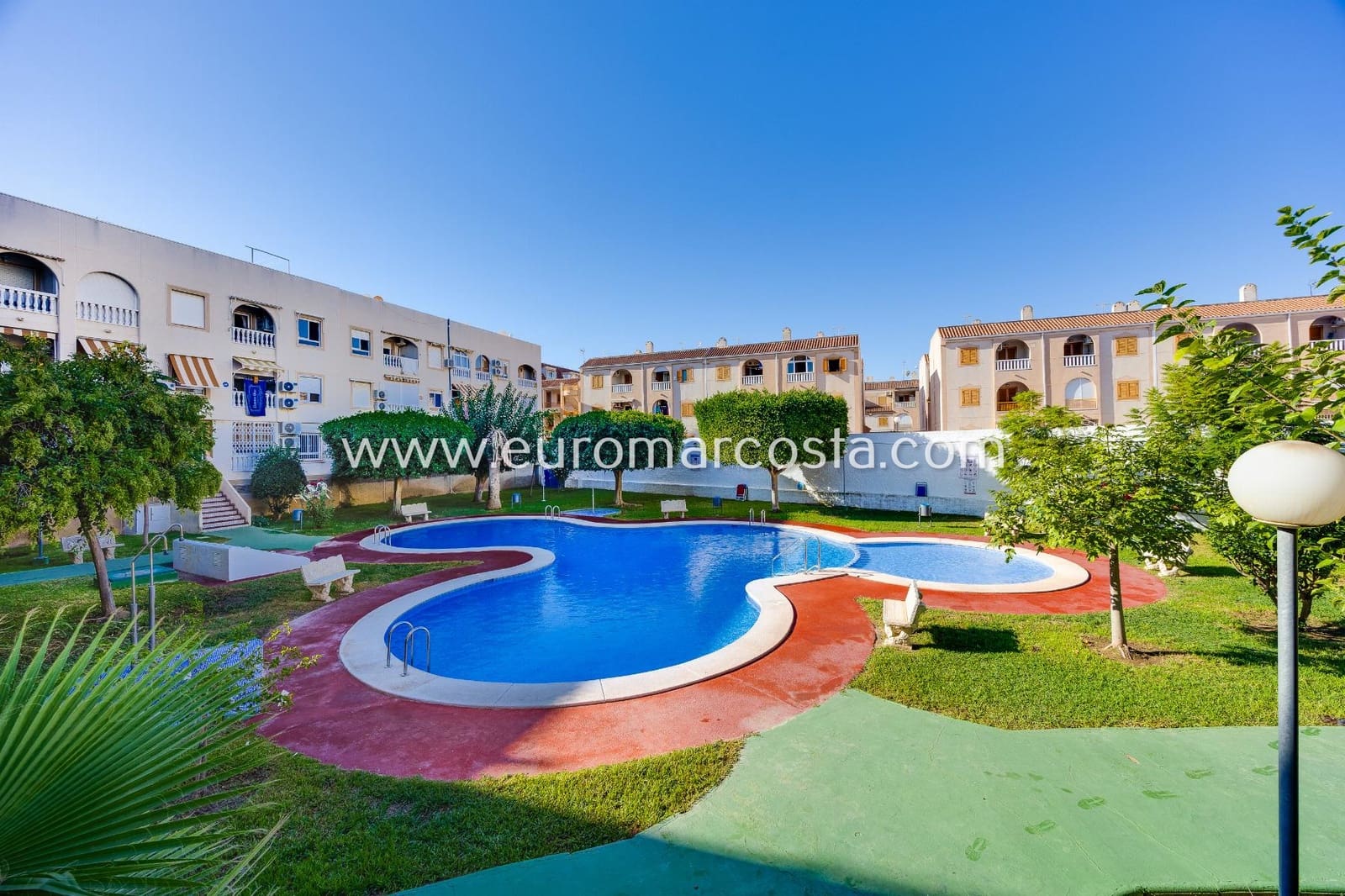 2 soverom Leilighet til salgs i Torrevieja med svømmebasseng garasje - € 159 900 (Ref: 10165959)
