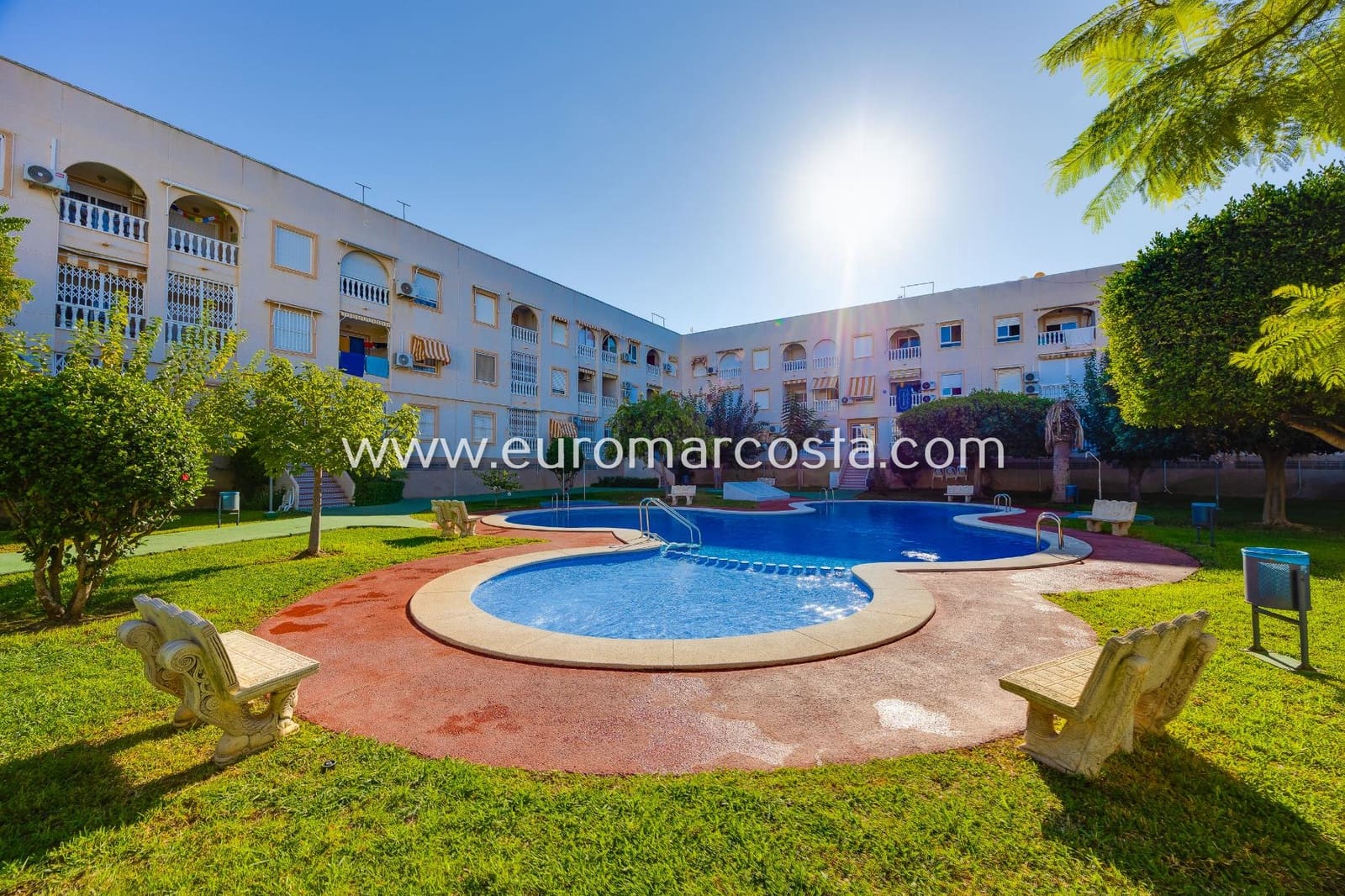 2 soverom Leilighet til salgs i Torrevieja med svømmebasseng garasje - € 159 900 (Ref: 10165959)