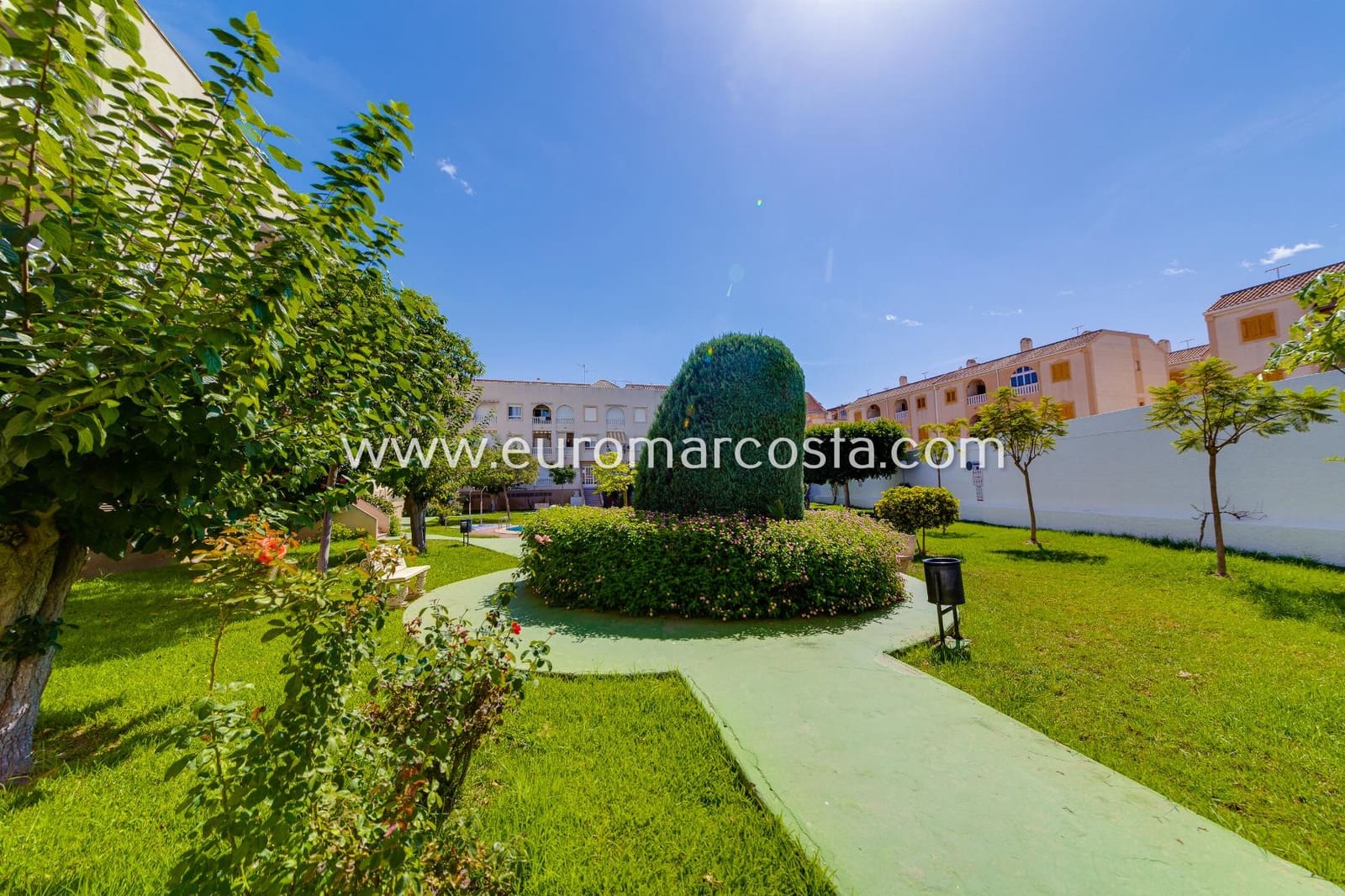 2 soverom Leilighet til salgs i Torrevieja med svømmebasseng garasje - € 159 900 (Ref: 10165959)
