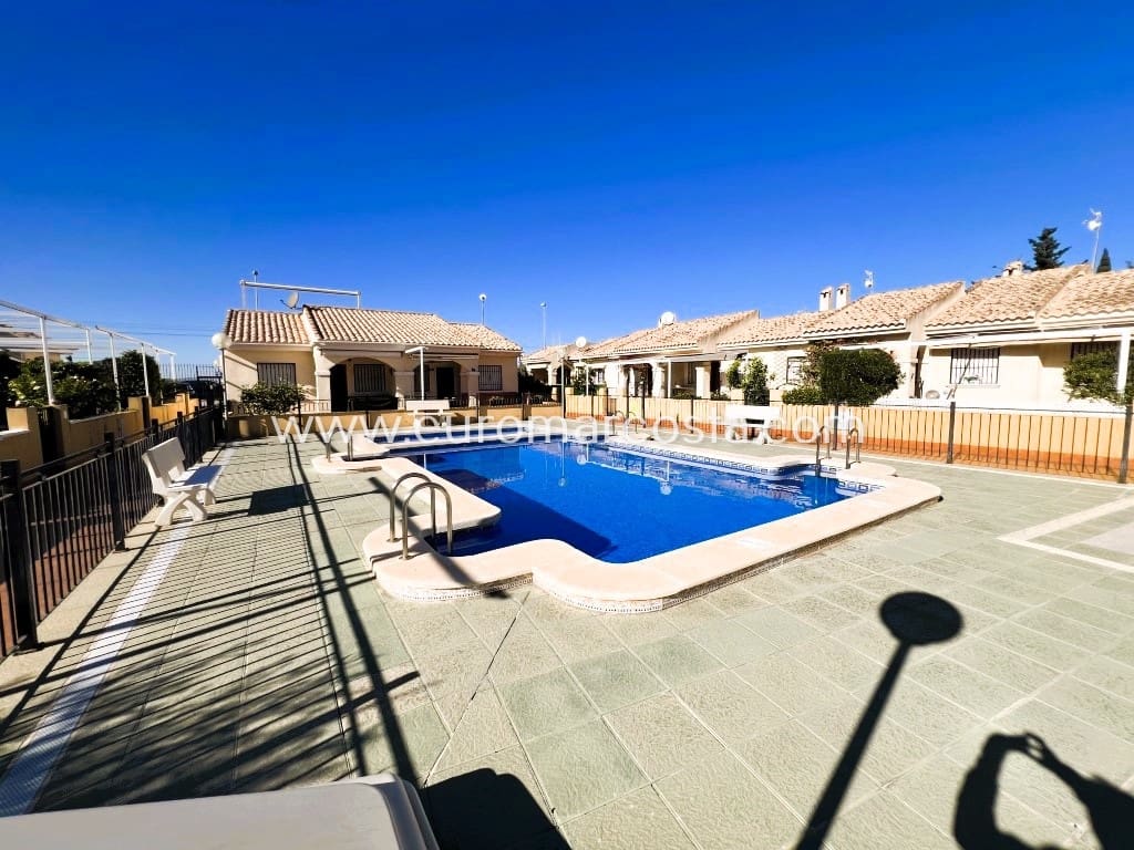 3 chambre Villa/Maison Semi-Mitoyenne à vendre à Guardamar del Segura avec piscine garage - 199 000 € (Ref: 10167292)