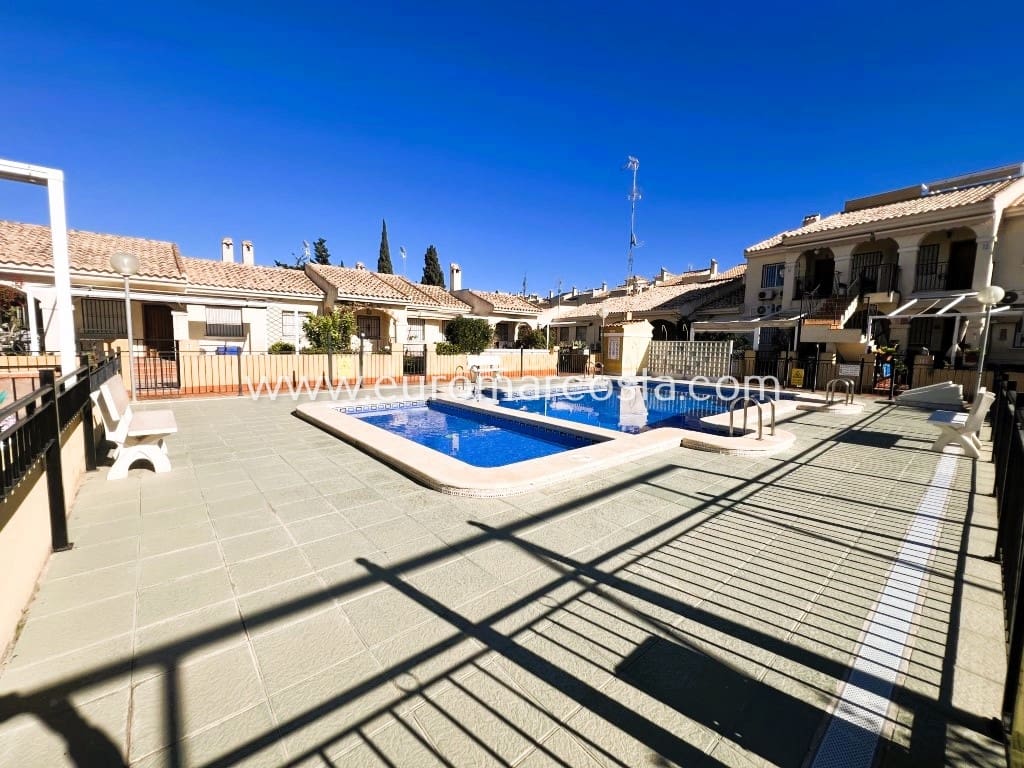 3 chambre Villa/Maison Semi-Mitoyenne à vendre à Guardamar del Segura avec piscine garage - 199 000 € (Ref: 10167292)