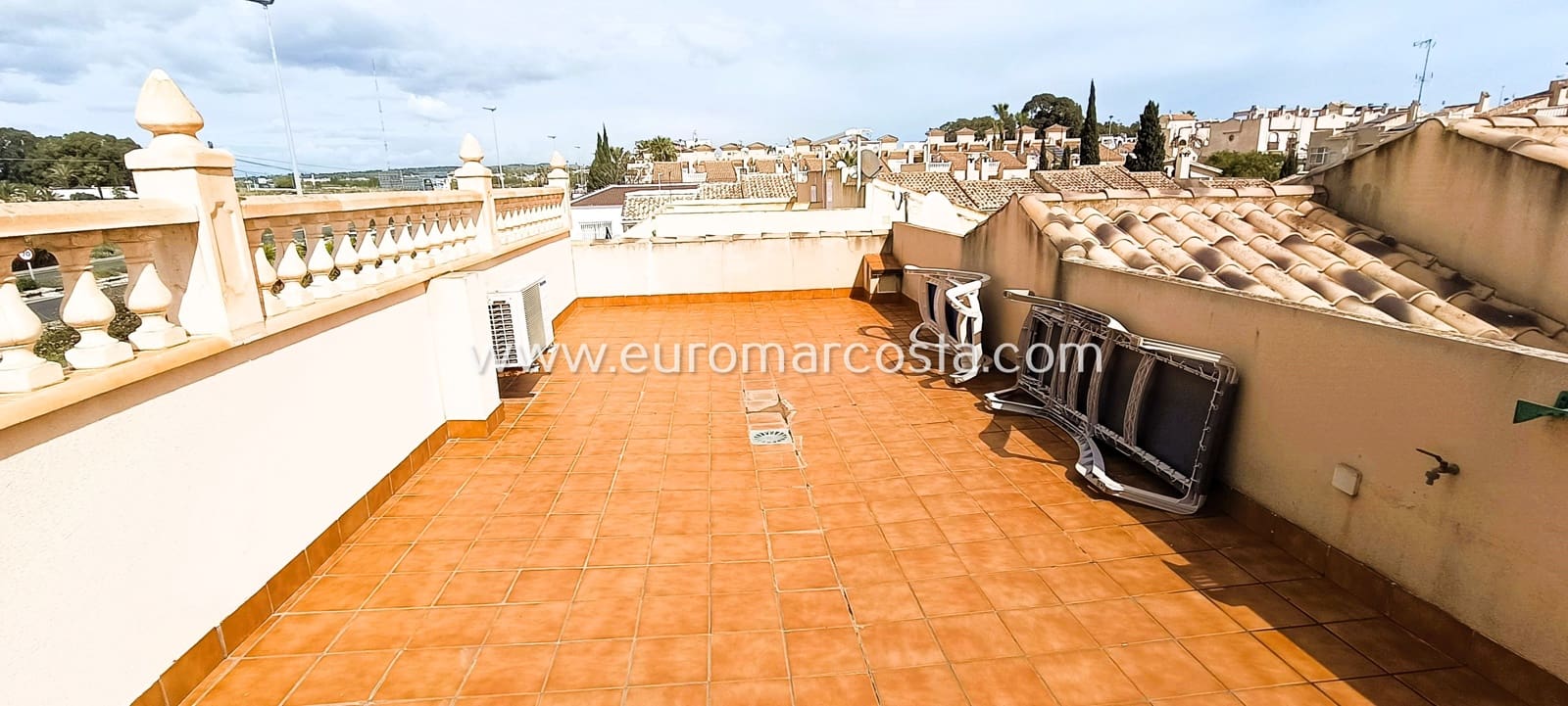 3 chambre Villa/Maison Semi-Mitoyenne à vendre à Guardamar del Segura avec piscine garage - 199 000 € (Ref: 10167292)