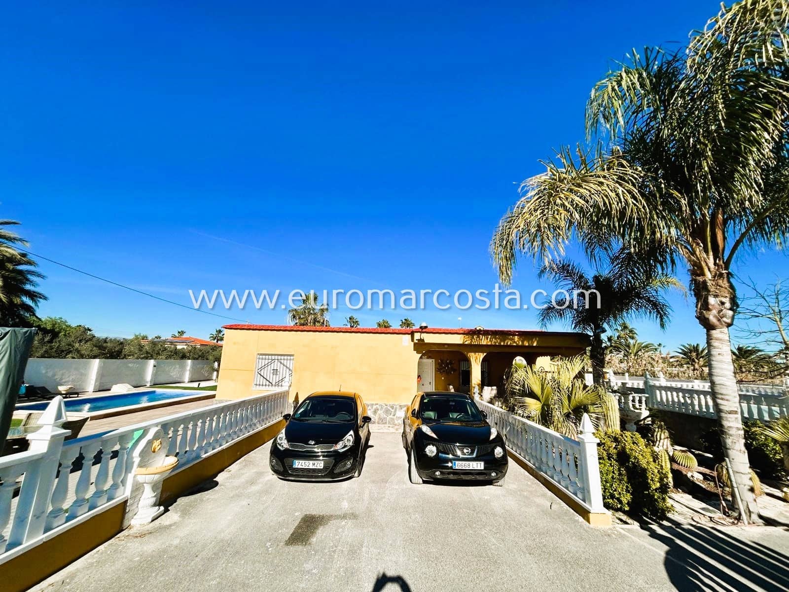 6 makuuhuone Maalaistalo myytävänä paikassa Elche / Elx mukana uima-altaan 
autotalli - 459 000 € (Ref: 10167874)