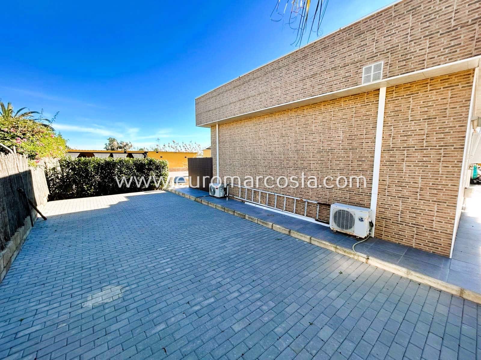 6 makuuhuone Maalaistalo myytävänä paikassa Elche / Elx mukana uima-altaan 
autotalli - 459 000 € (Ref: 10167874)