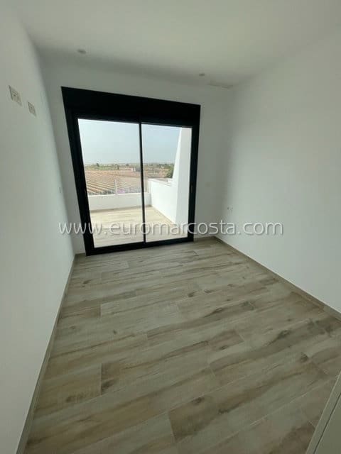 3 sypialnia Willa na sprzedaż w Orihuela Costa z basenem - 399 900 € (Ref: 7241230)