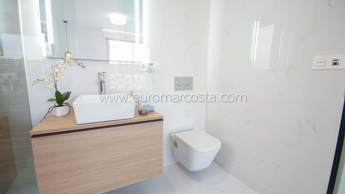 3 sovrum Villa till salu i Torrevieja med pool - 449 000 € (Ref: 7241231)