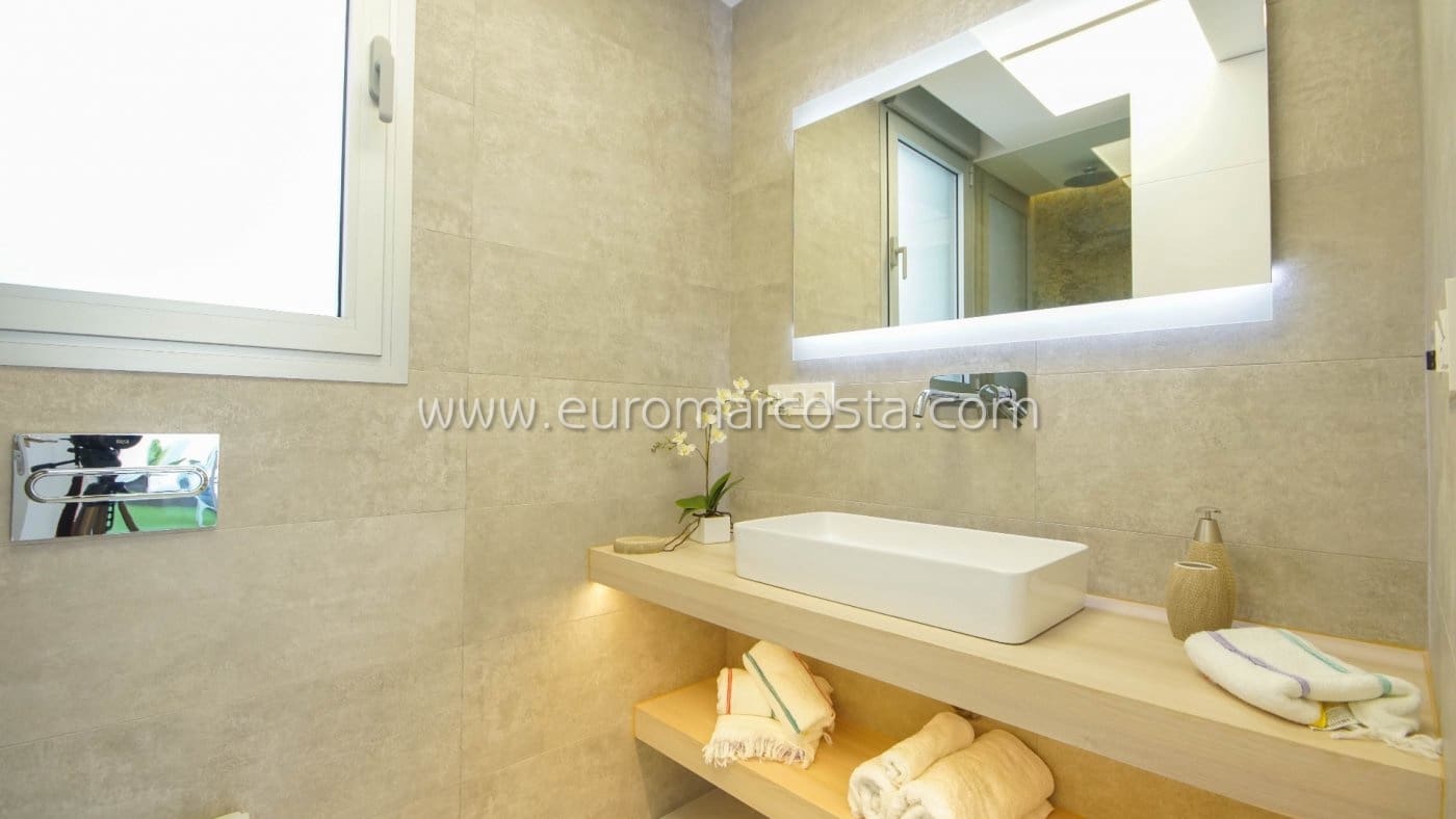 3 sovrum Villa till salu i Torrevieja med pool - 449 000 € (Ref: 7241231)