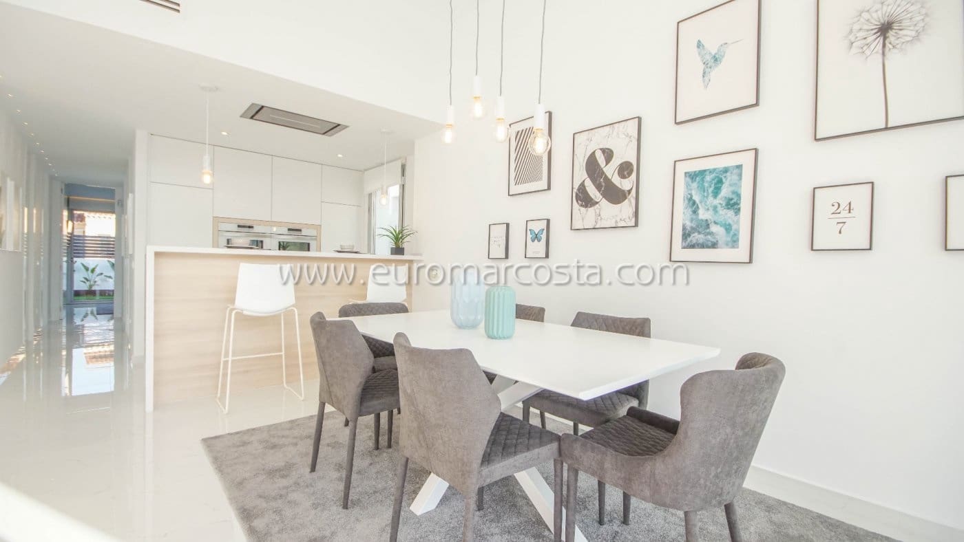 3 sovrum Villa till salu i Torrevieja med pool - 449 000 € (Ref: 7241231)