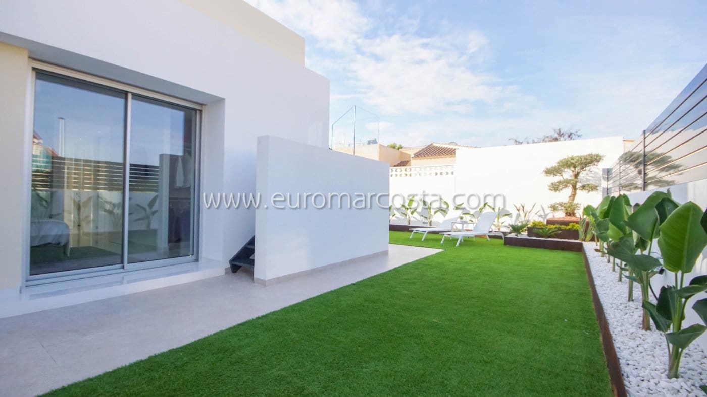3 sovrum Villa till salu i Torrevieja med pool - 449 000 € (Ref: 7241231)