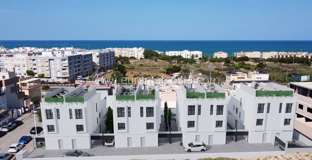 4 bedroom Terraced Villa for sale in Zona Pueblo, Guardamar del Segura with pool - € 434,500 (Ref: 7350529)