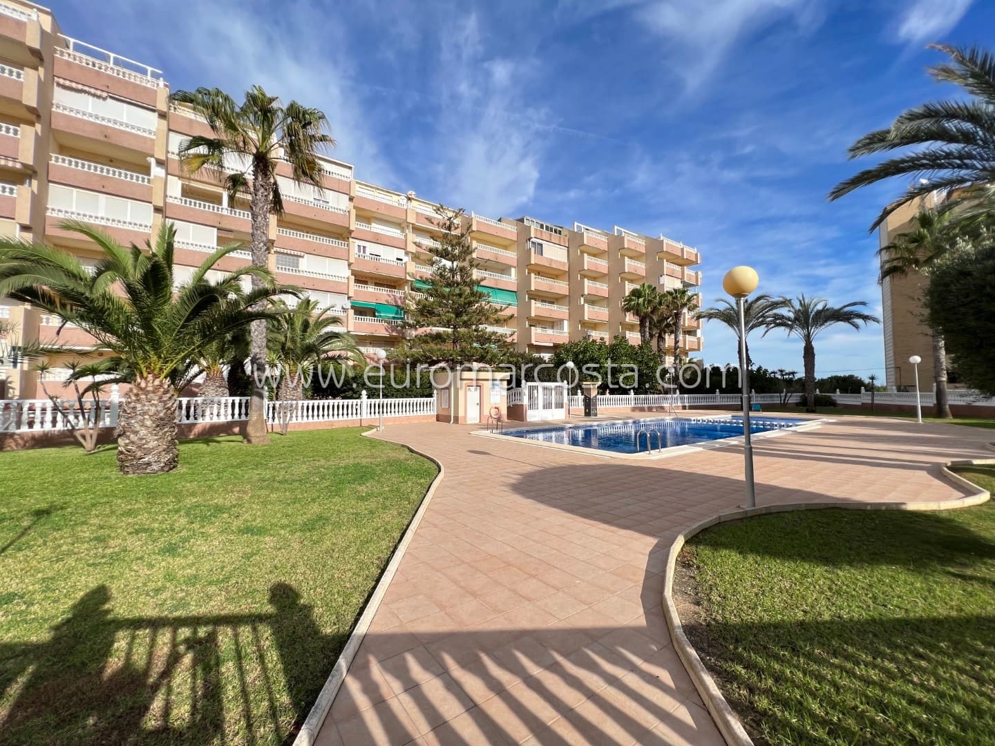 2 bedroom Apartment for sale in La Mata, Torrevieja with pool garage
