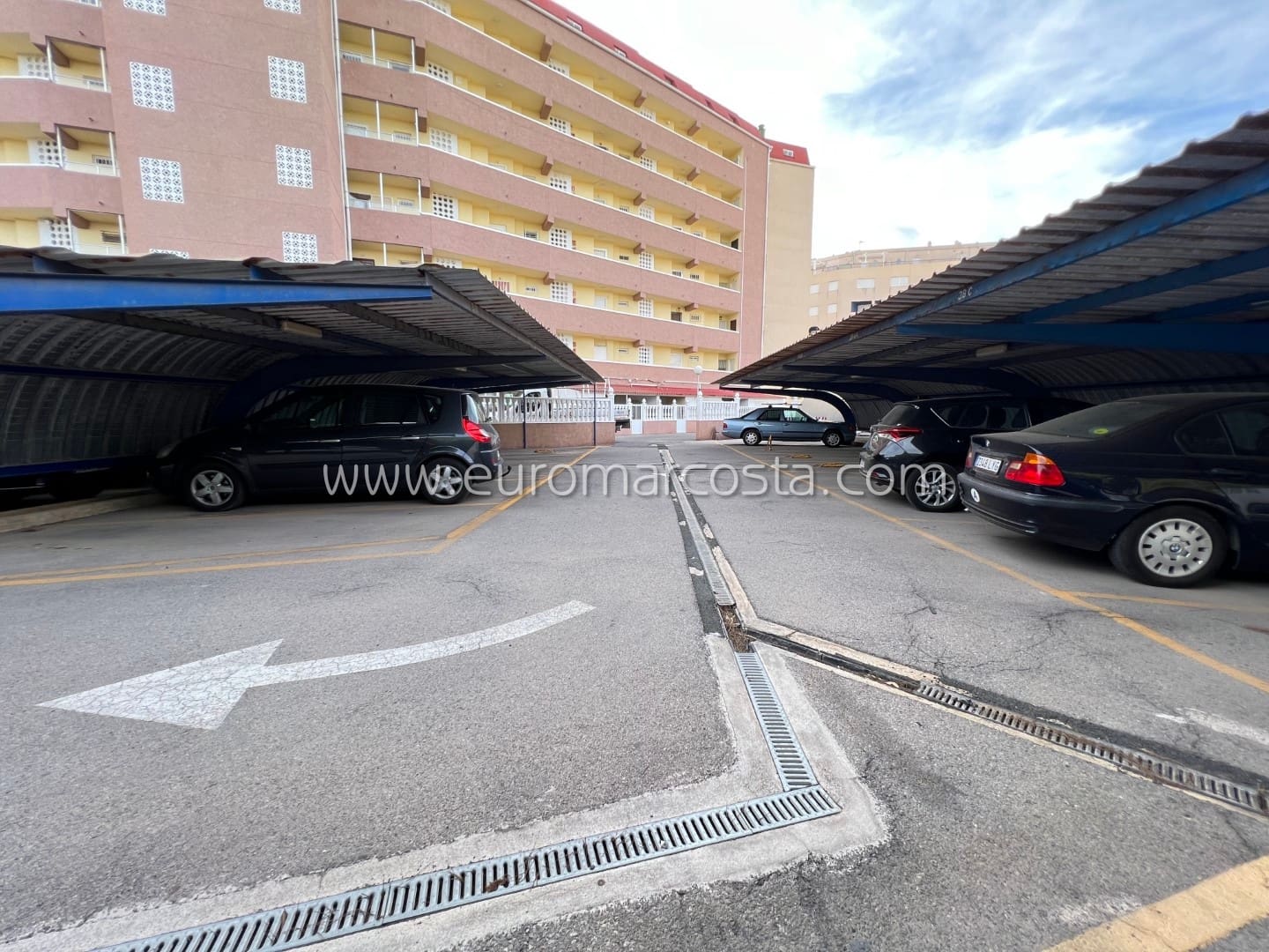 2 bedroom Apartment for sale in La Mata, Torrevieja with pool garage