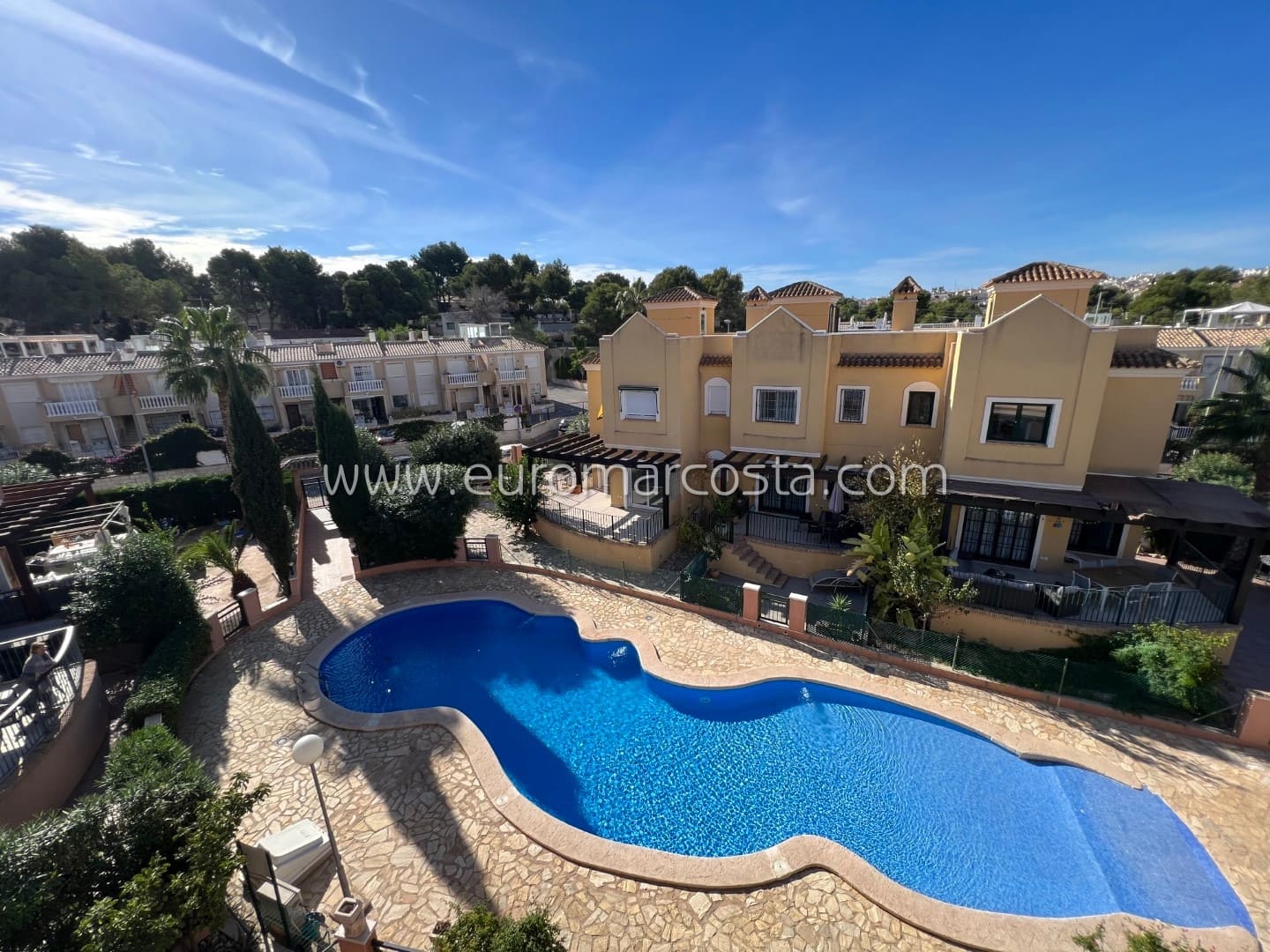 4 soveværelse Rækkehus til salg i Los Balcones med swimmingpool garage - € 385.000 (Ref: 7921845)