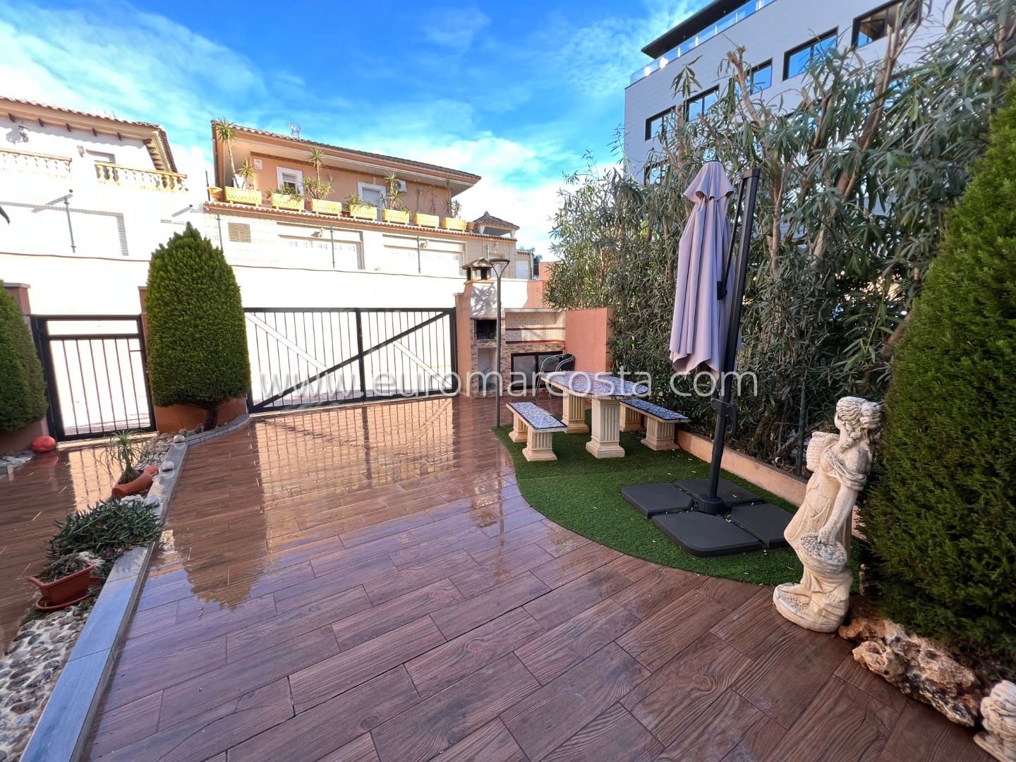 4 soveværelse Rækkehus til salg i Los Balcones med swimmingpool garage - € 385.000 (Ref: 7921845)