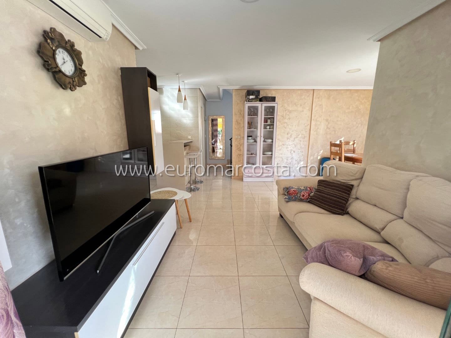 4 chambre Villa/Maison Mitoyenne à vendre à Torrevieja avec piscine garage - 385 000 € (Ref: 7921845)