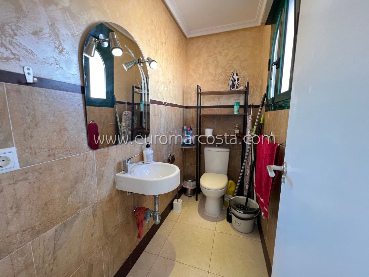 4 chambre Villa/Maison Mitoyenne à vendre à Torrevieja avec piscine garage - 385 000 € (Ref: 7921845)