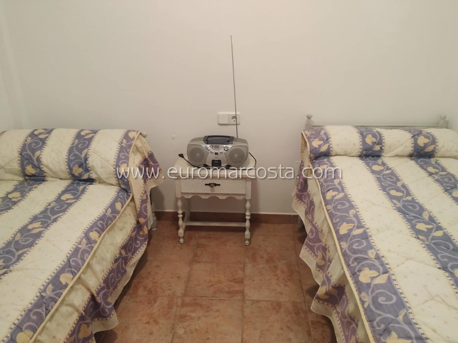 3 sypialnia Finka/Dom wiejski na sprzedaż w Fortuna z garażem - 239 000 € (Ref: 7986027)