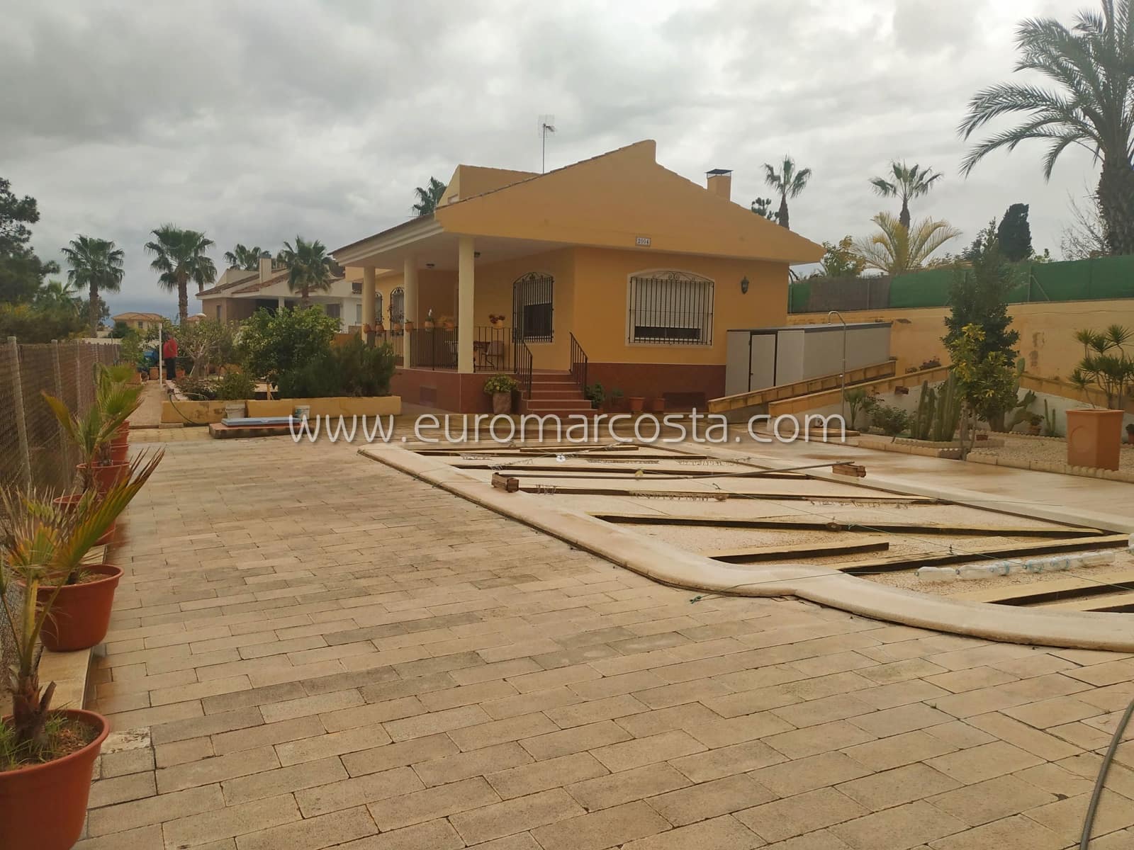 3 sypialnia Finka/Dom wiejski na sprzedaż w Fortuna z garażem - 239 000 € (Ref: 7986027)