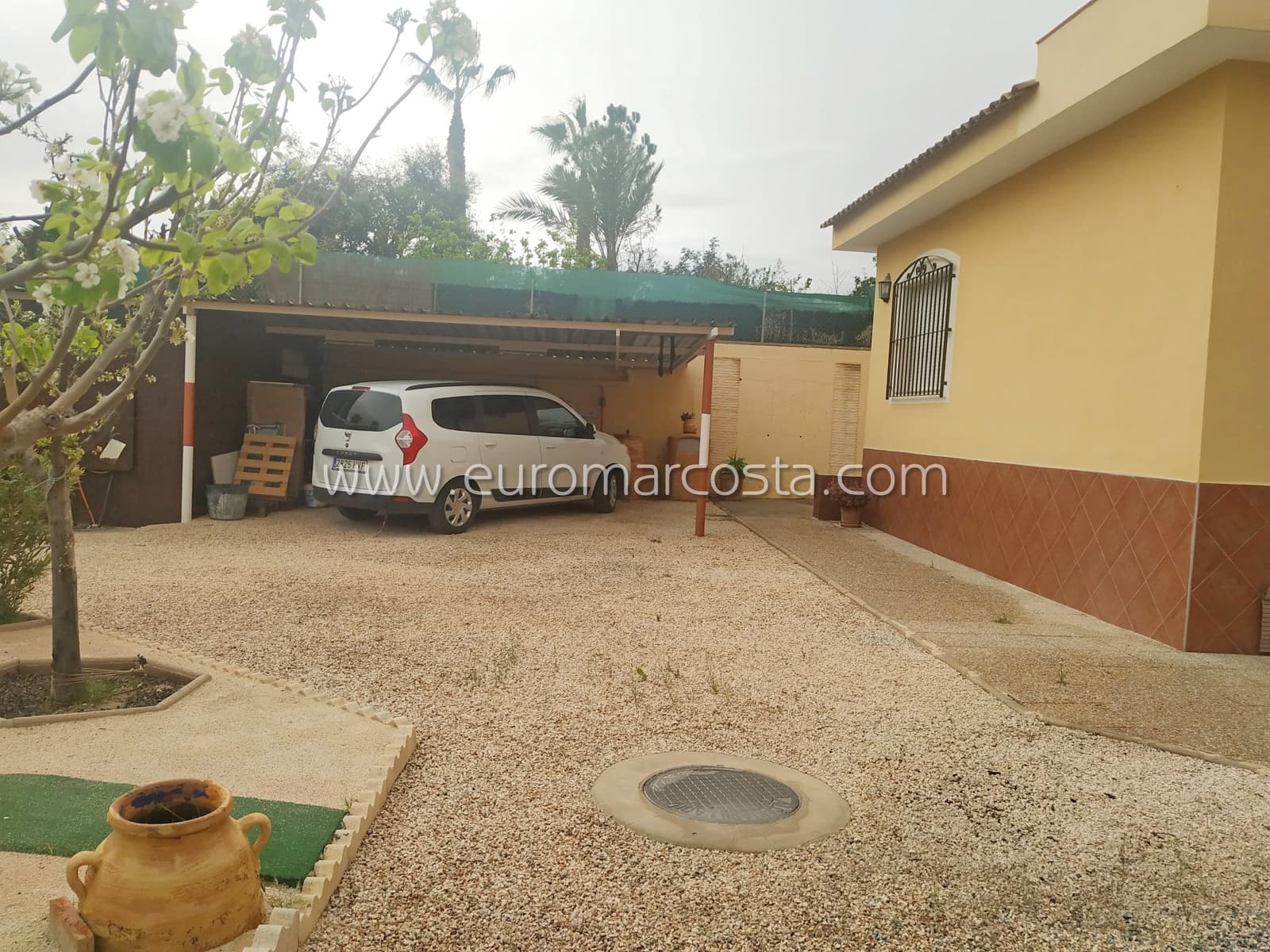 3 sypialnia Finka/Dom wiejski na sprzedaż w Fortuna z garażem - 239 000 € (Ref: 7986027)