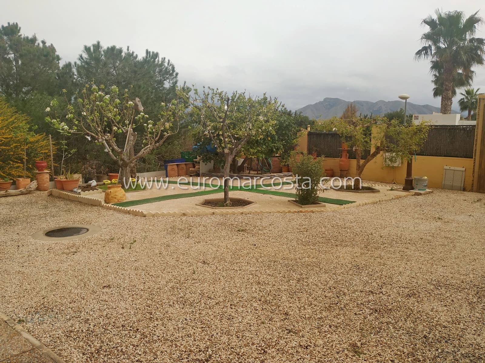 3 sypialnia Finka/Dom wiejski na sprzedaż w Fortuna z garażem - 239 000 € (Ref: 7986027)