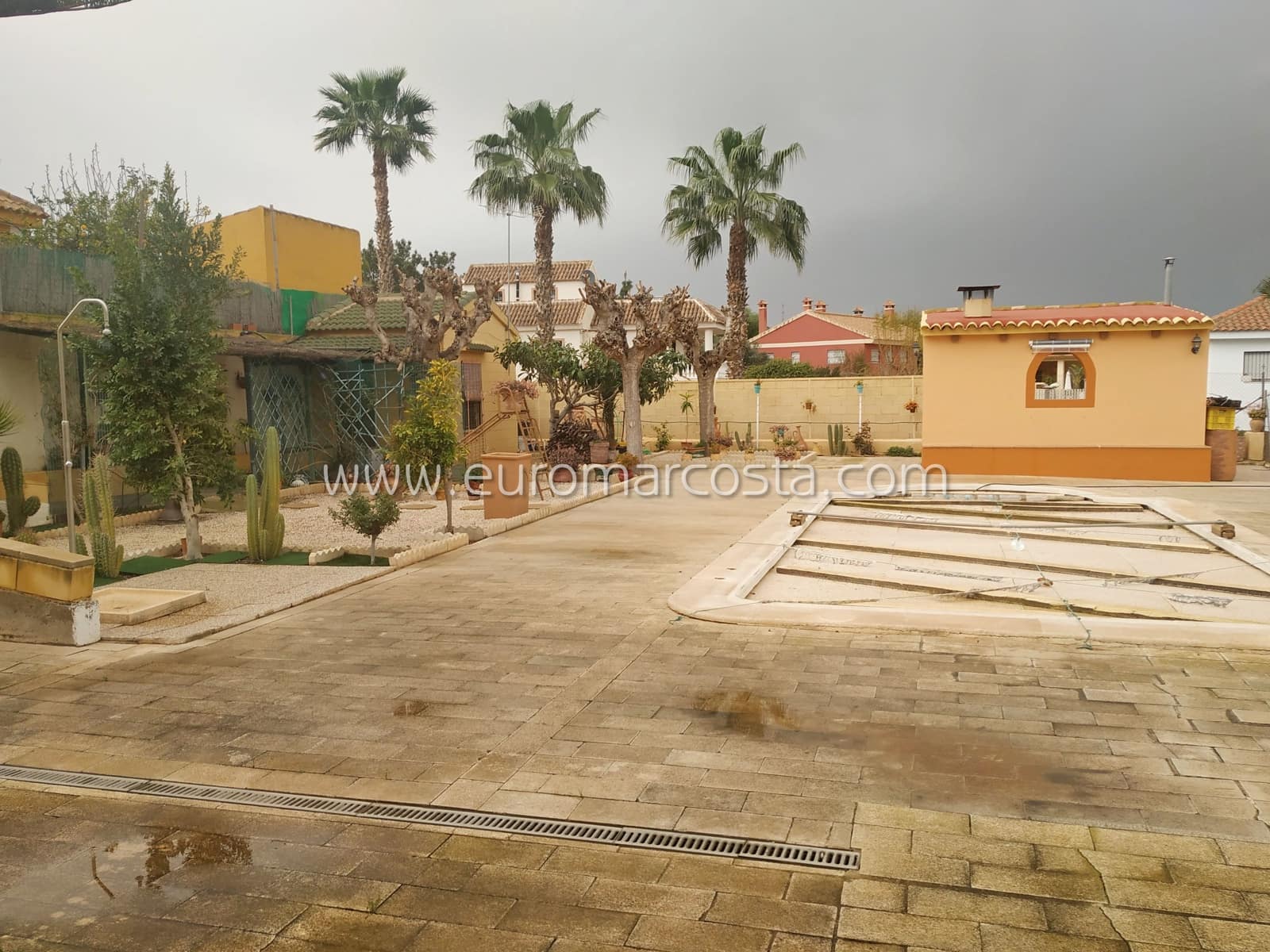 3 sypialnia Finka/Dom wiejski na sprzedaż w Fortuna z garażem - 239 000 € (Ref: 7986027)