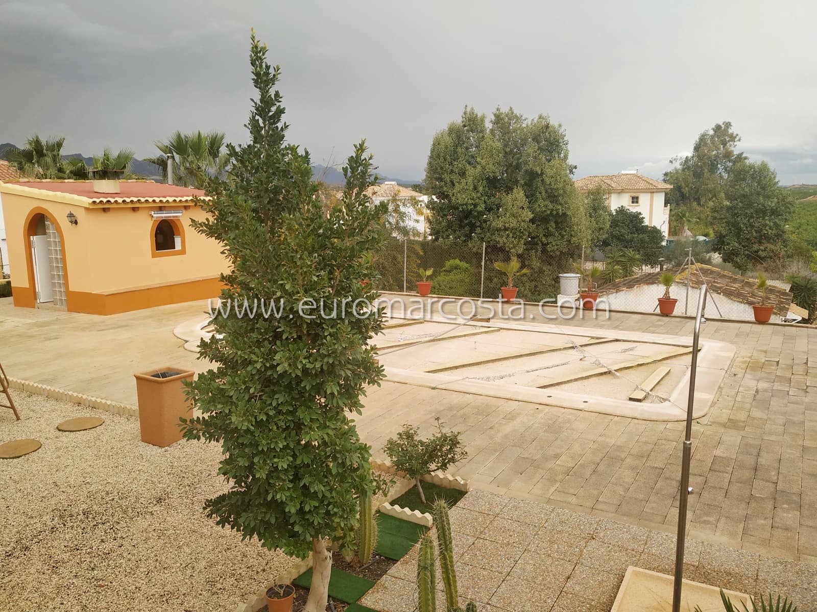 3 sypialnia Finka/Dom wiejski na sprzedaż w Fortuna z garażem - 239 000 € (Ref: 7986027)