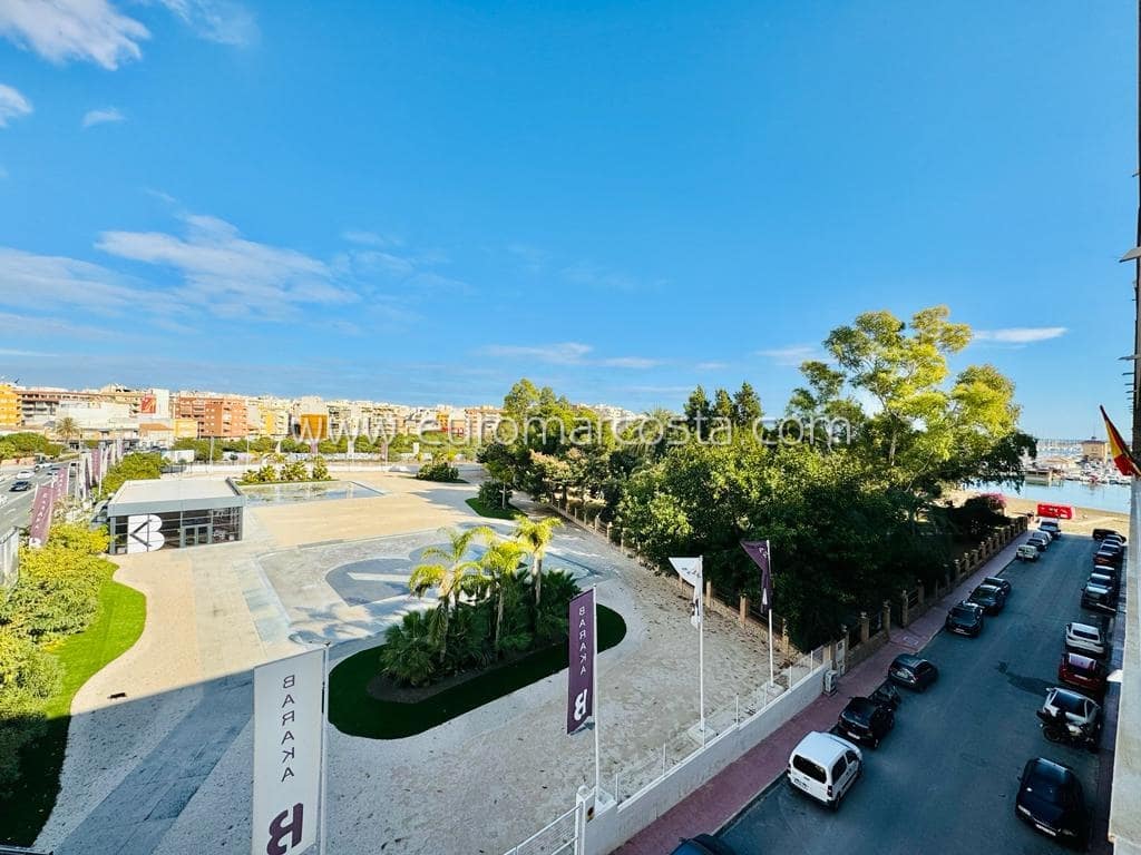 Apartamento de 2 habitaciones en Torrevieja en venta - 139.990 € (Ref: 8034998)
