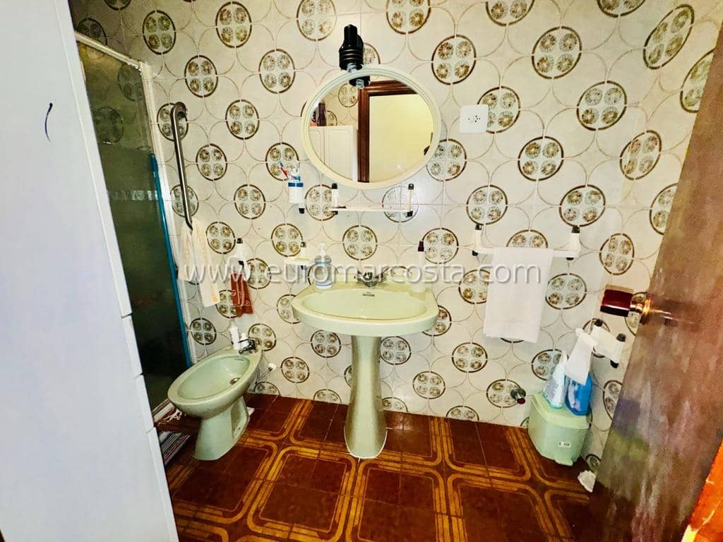 Apartamento de 2 habitaciones en Torrevieja en venta - 139.990 € (Ref: 8034998)