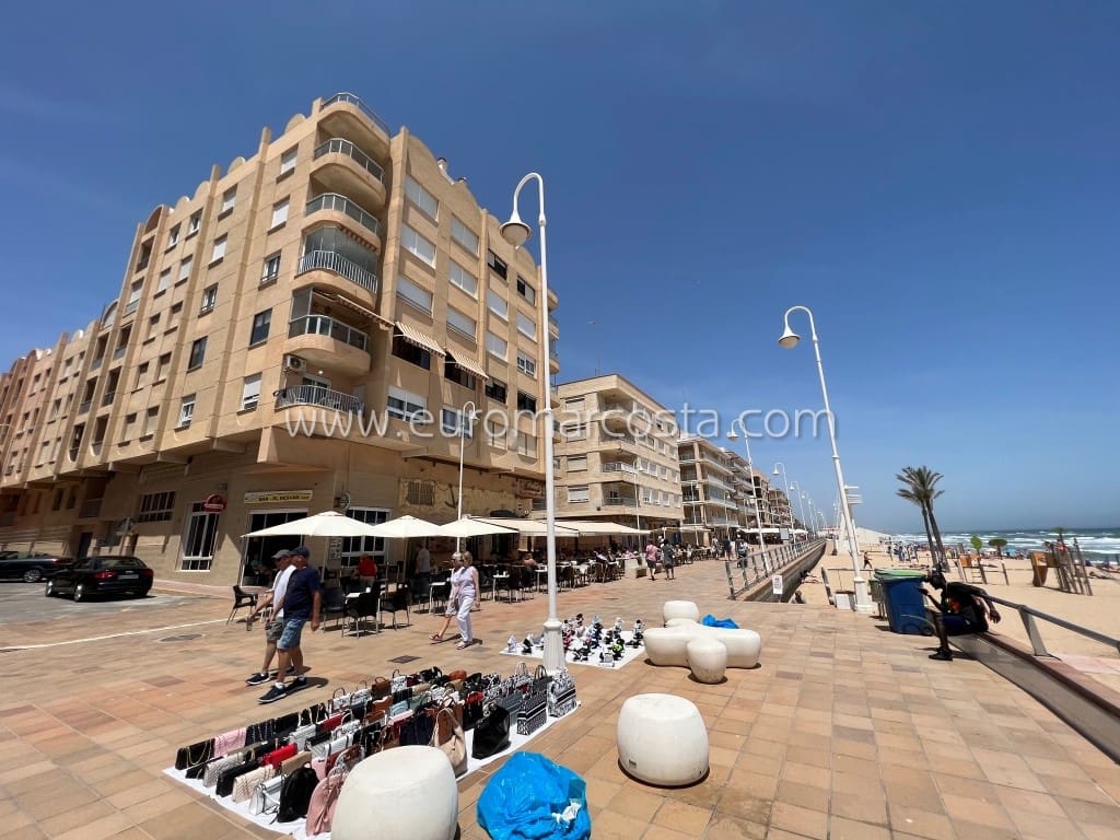 3 bedroom Apartment for sale in Guardamar del Segura - € 185,000 (Ref: 8297134)