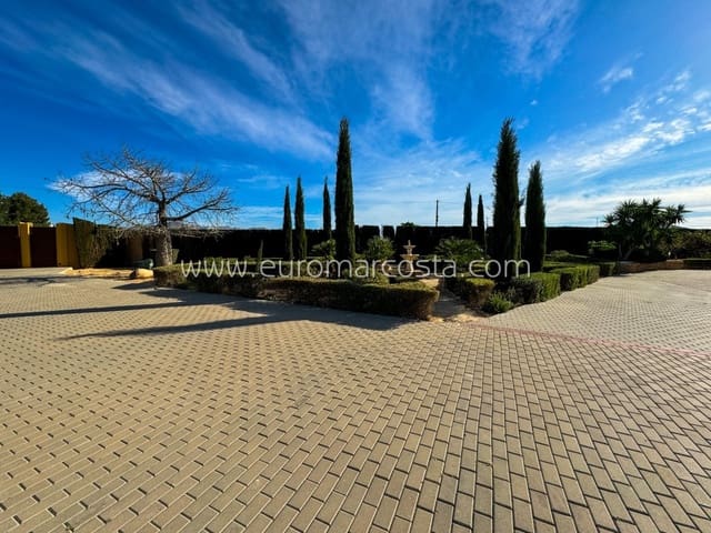 5 bedroom Villa for sale in Los Desamparados, Orihuela with pool garage - € 850,000 (Ref: 8332862)